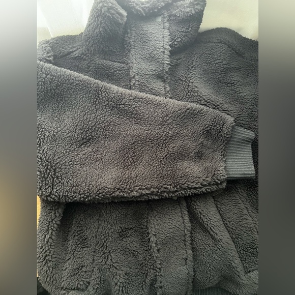 Alo Yoga Sherpa Varsity Jacket - Women's in Black Size Small - Picture 10 of 12